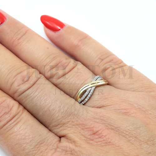 Złoty pierścionek z cyrkoniami