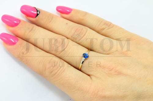 Pierścionek z niebieską i białymi cyrkoniami Swarovski