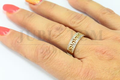 Pierścionek z wzorem drogi greckiej i cyrkoniami