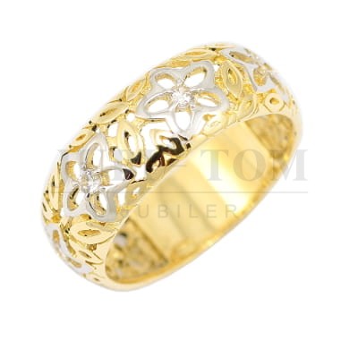 Pierścionek z ażurowymi kwiatkami