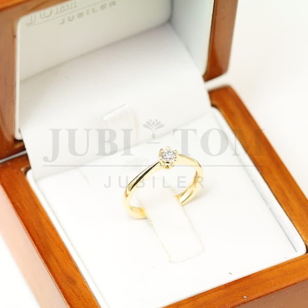 Pierścionek z brylantem 0,15ct