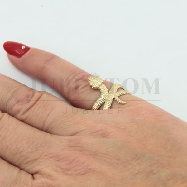 Pierścionek w kształcie węża