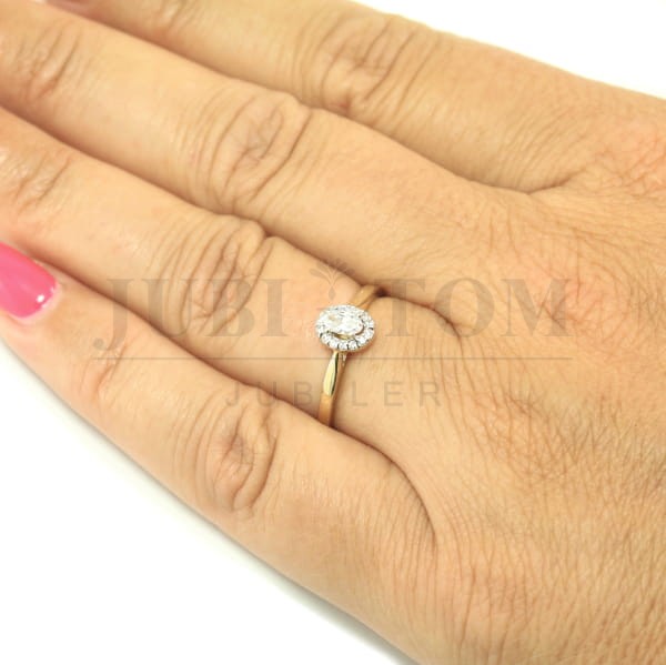 Owalny złoty pierścionek z cyrkoniami Swarovski