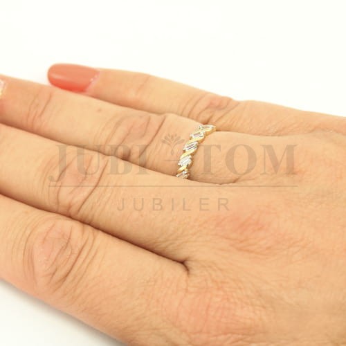 Pierścionek z 5 cyrkoniami Swarovski