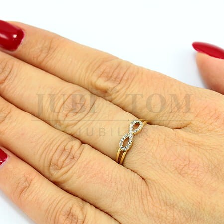 Złoty pierścionek nieskończoność z cyrkoniami