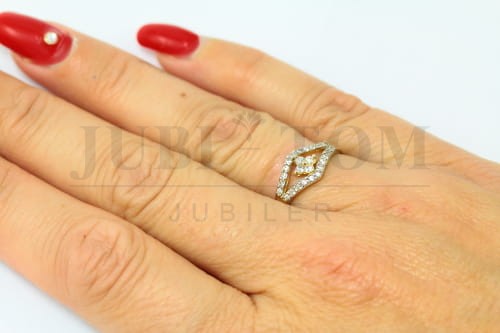 Pierscionek z cyrkoniami Svarowski