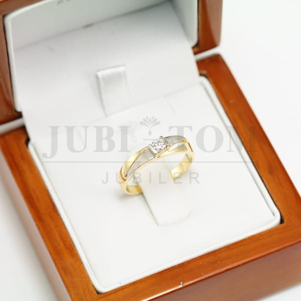 Pierscionek z brylantem 0,13 ct
