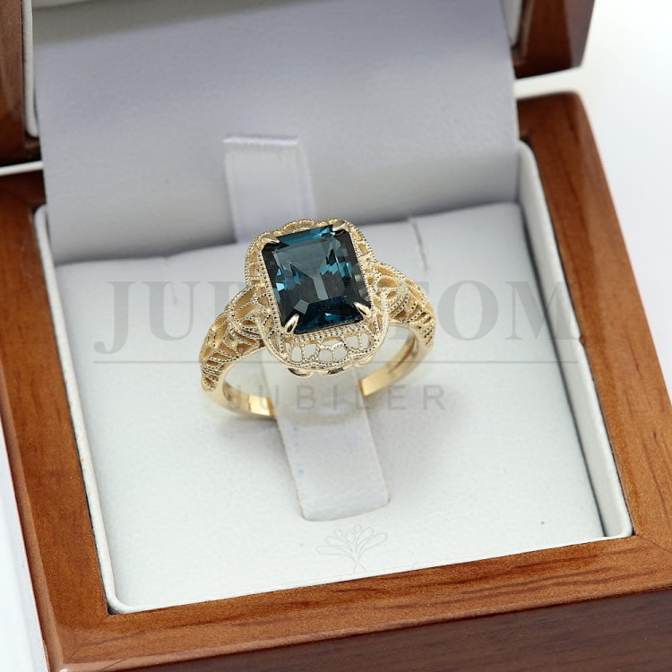 Złoty pierścionek w stylu wiktoriańskim z Topaz London Blue