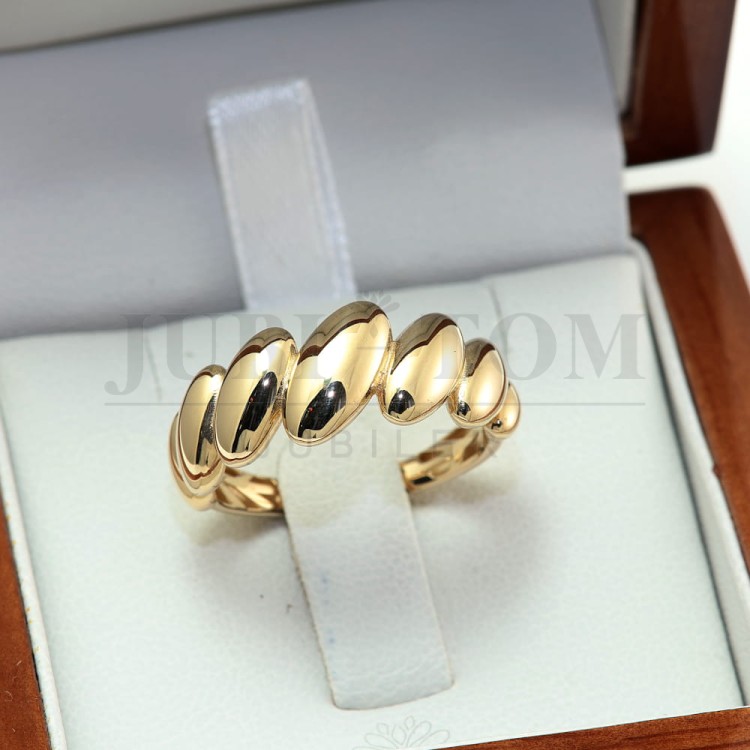 Modowy złoty  pierścionek