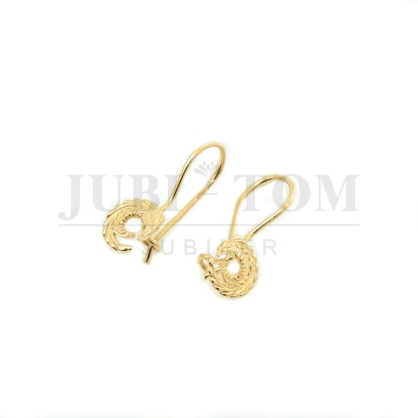 Delikatne kolczyki na biglu