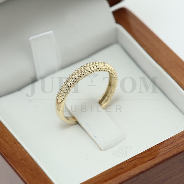 Ciekawy pierścionek a'la obrączka