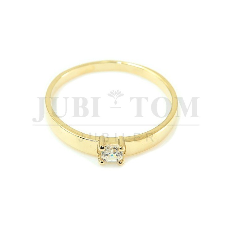 Pierścionek z  cyrkonią  Swarovski oprawiona w kwadrat p.585