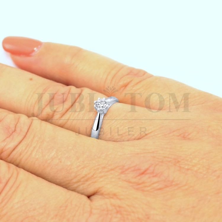 Pierścionek z diamentem laboratoryjnym VVS/E 0,25 ct