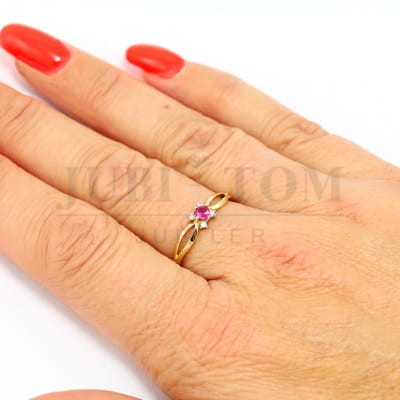 Pierścionek z cyrkoniami Swarovski p.585