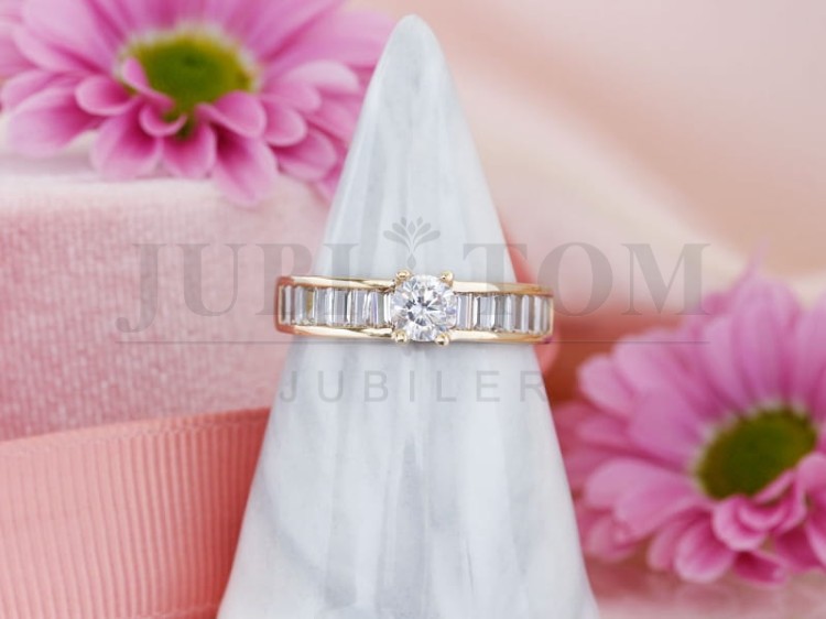 Pierścionek z cyrkoniami