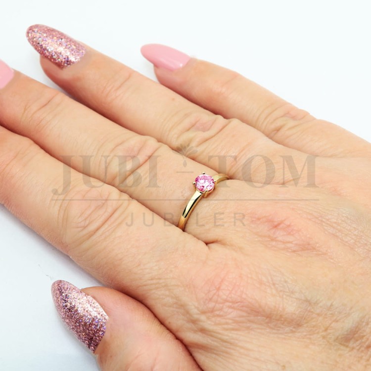 Pierscionek z różową cyrkonią Swarovski p.585