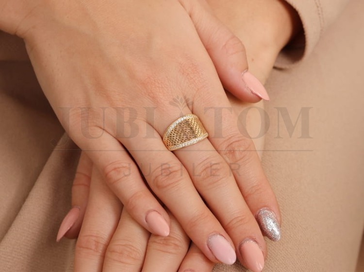 Szeroki ażurowy pierścionek  z cyrkoniami próba 585