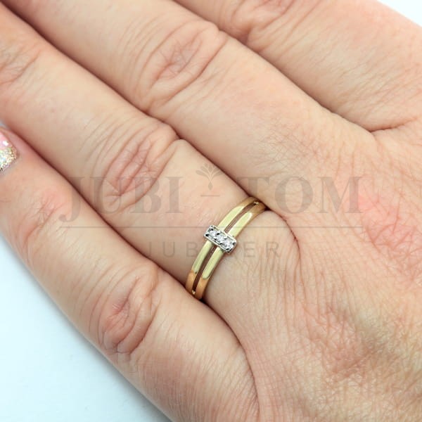 Delikatny pierścionek z cyrkoniami Swarovski p.585