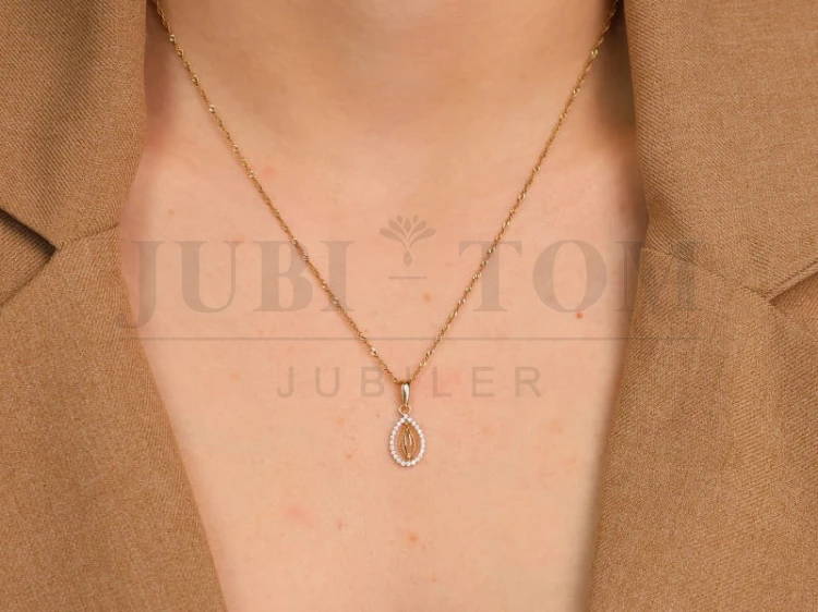 Złota Zawieszka Migdał z Cyrkoniami