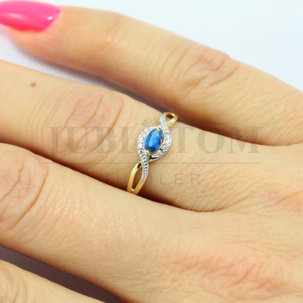 Pierścionek z cyrkoniami Swarovski i szafirem p.585