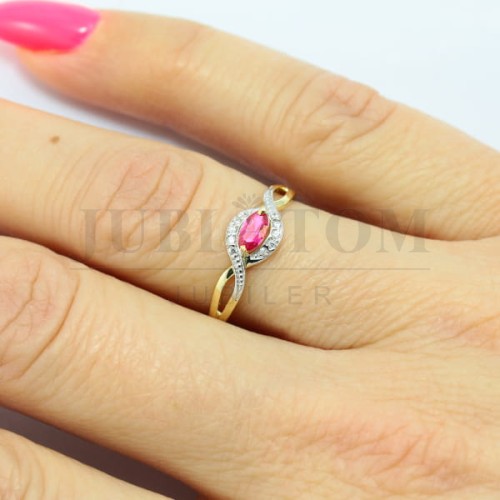 Pierścionek z cyrkoniami Swarovski i rubinem p.585