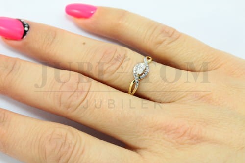 Pierścionek z cyrkoniami Swarovski p.585