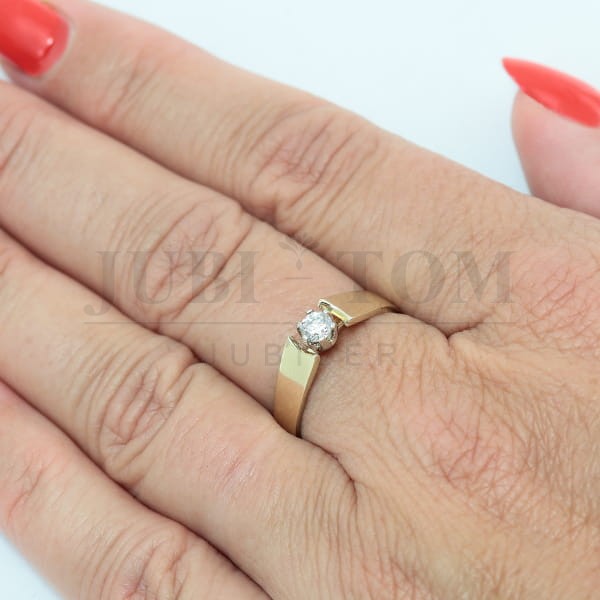 Pierścionek z brylantem 0,17 ct VS/H